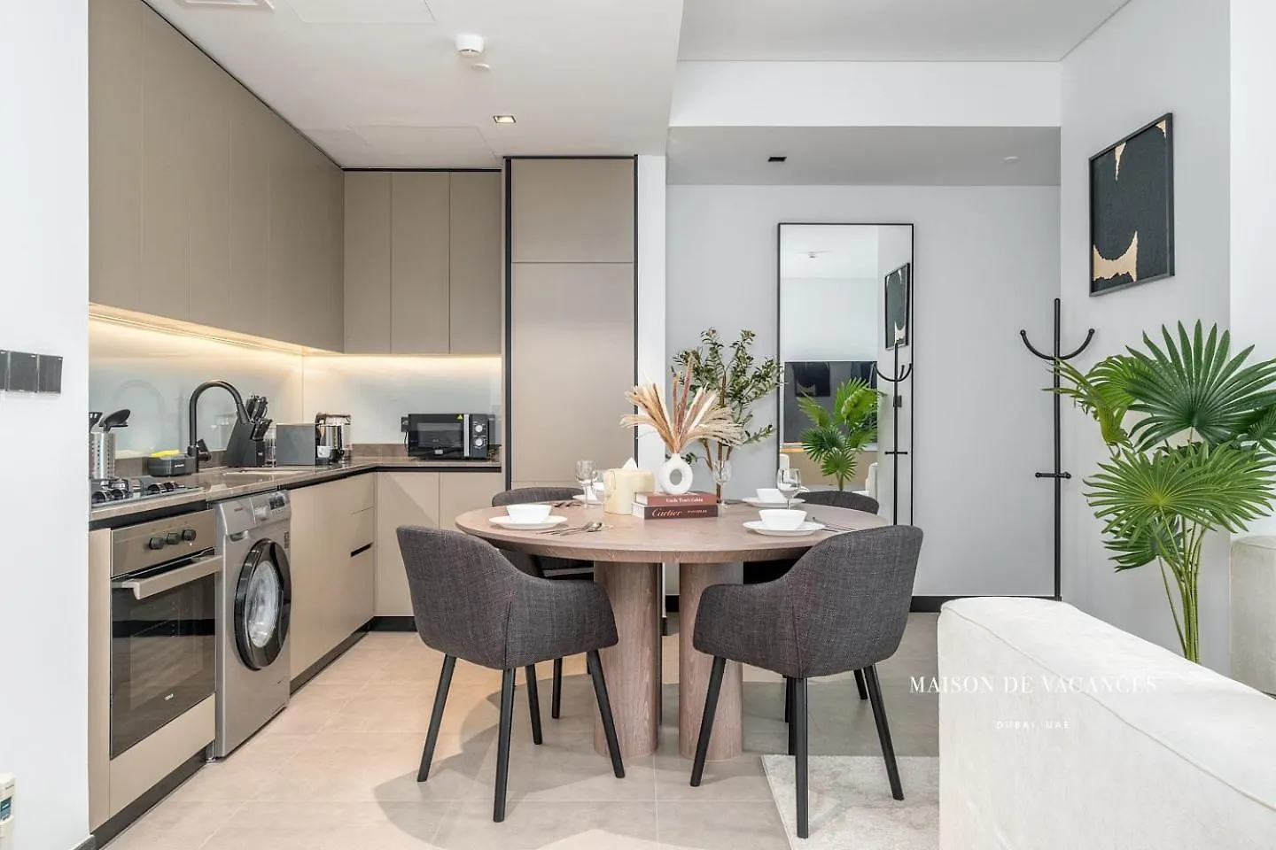 Luxurious 2Br W Waterfront And Burj Khalifa View Apartment Dubai
