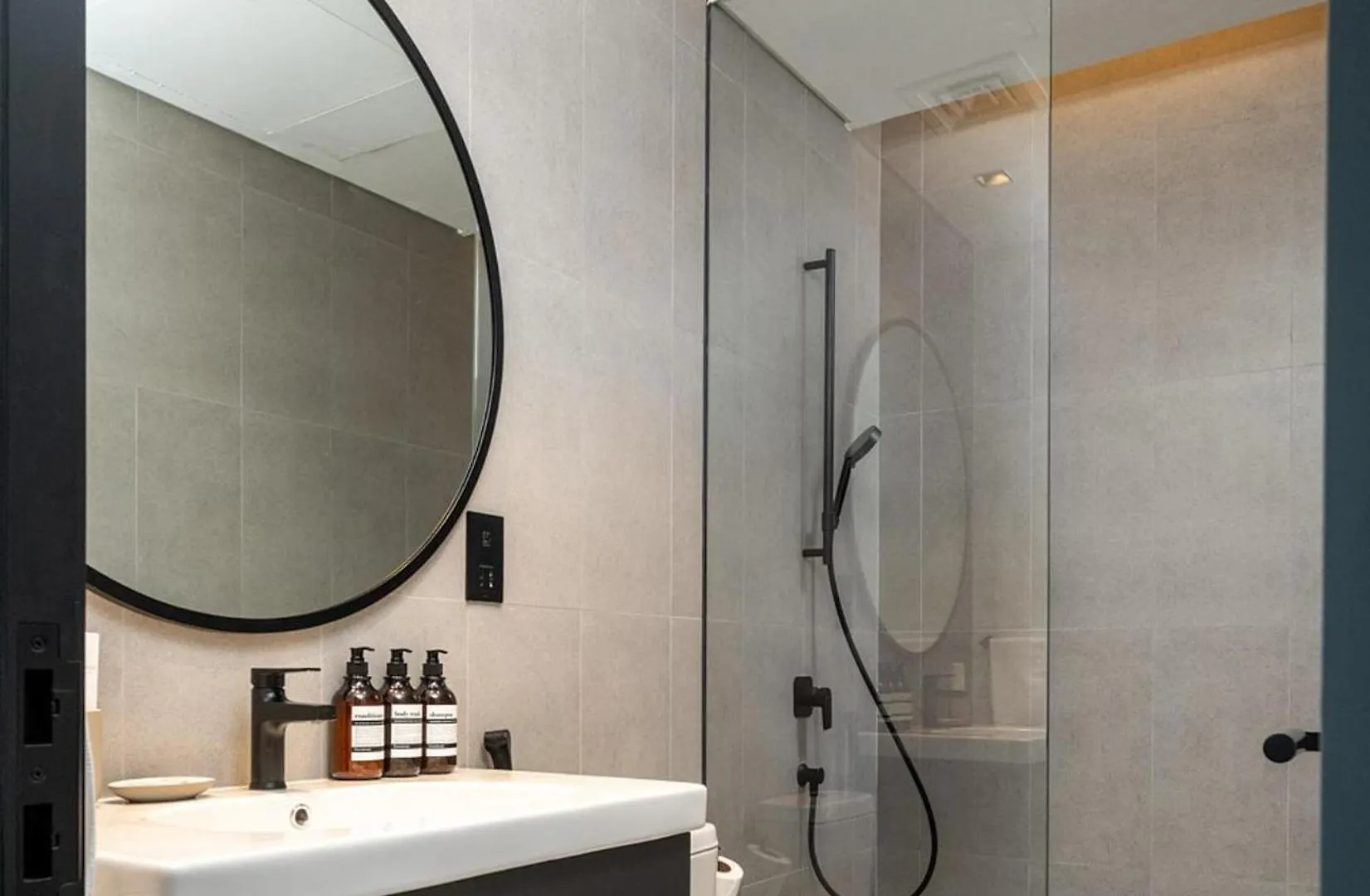 Luxurious 2Br W Waterfront And Burj Khalifa View Apartment Dubai United Arab Emirates